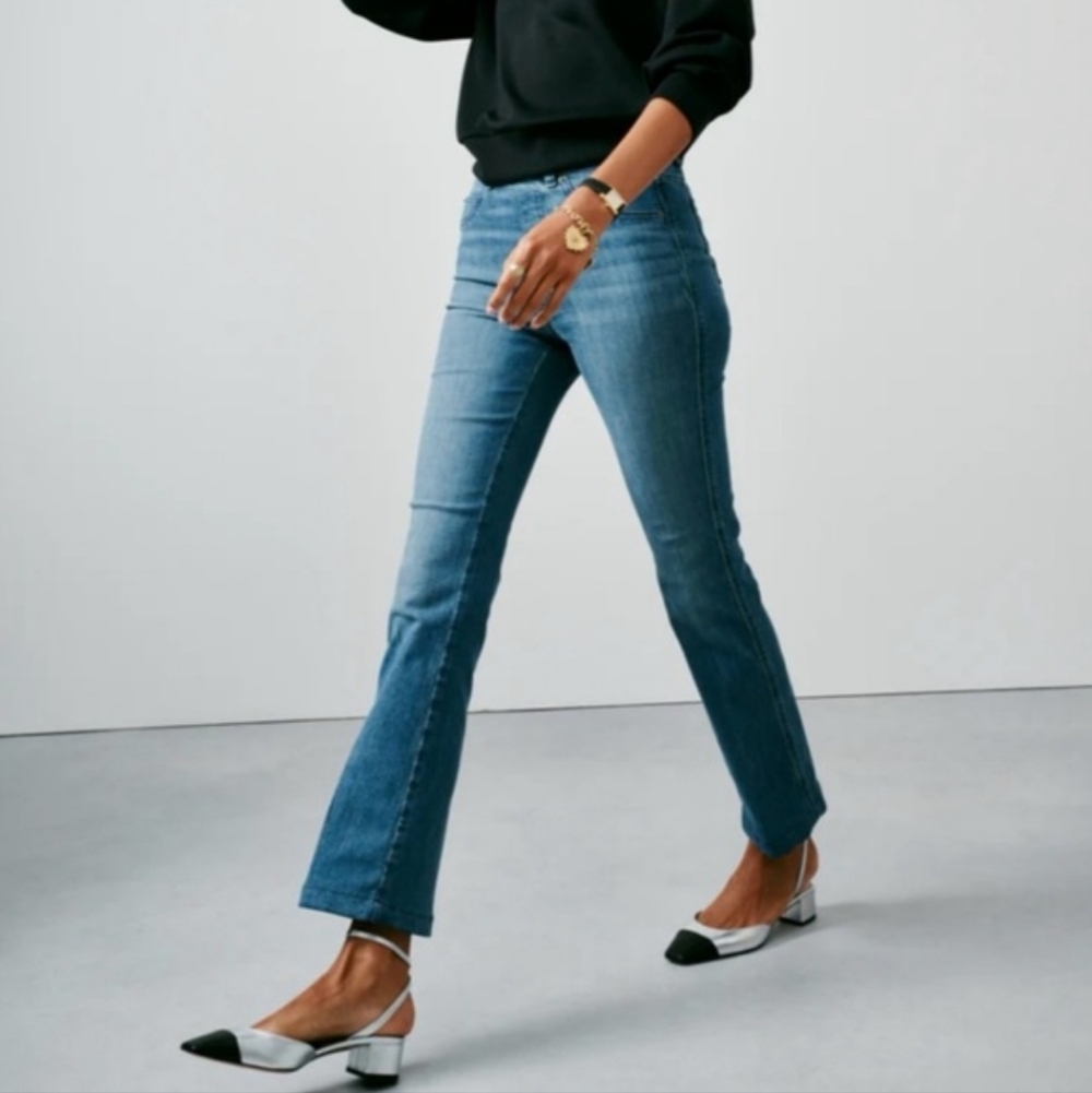 NWT SPANX Kick Flare Crop Jeans In Vintage Indigo Sz Medium